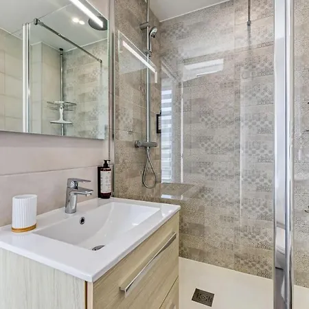 Apartment L'yvetotais, Charme Avec Parking En Centre Yvetot